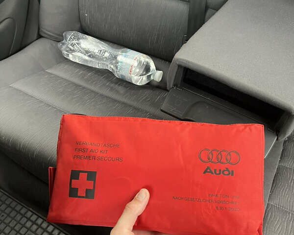 Серый Ауди А6, объемом двигателя 2.39 л и пробегом 300 тыс. км за 3350 $, фото 10 на Automoto.ua