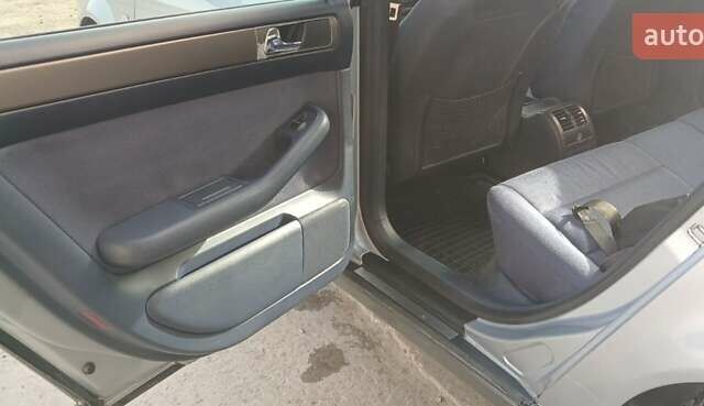 Серый Ауди А6, объемом двигателя 1.78 л и пробегом 325 тыс. км за 4000 $, фото 2 на Automoto.ua