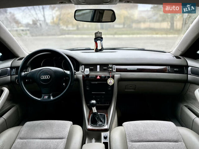 Серый Ауди А6, объемом двигателя 1.78 л и пробегом 300 тыс. км за 5000 $, фото 4 на Automoto.ua