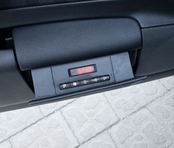 Серый Ауди А6, объемом двигателя 2.8 л и пробегом 309 тыс. км за 4600 $, фото 12 на Automoto.ua