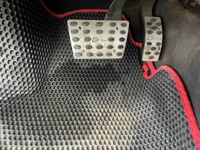 Сірий Ауді А6, об'ємом двигуна 2.5 л та пробігом 350 тис. км за 4500 $, фото 17 на Automoto.ua