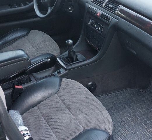 Серый Ауди А6, объемом двигателя 1.8 л и пробегом 425 тыс. км за 3743 $, фото 1 на Automoto.ua