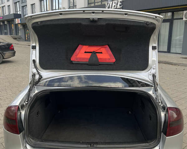 Сірий Ауді А6, об'ємом двигуна 2.5 л та пробігом 305 тис. км за 5350 $, фото 8 на Automoto.ua