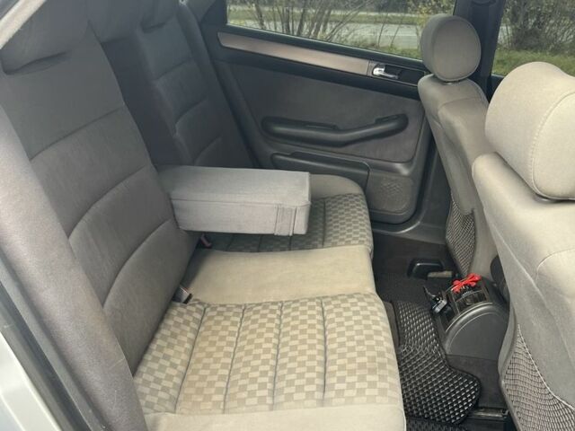 Серый Ауди А6, объемом двигателя 2.5 л и пробегом 305 тыс. км за 5350 $, фото 4 на Automoto.ua