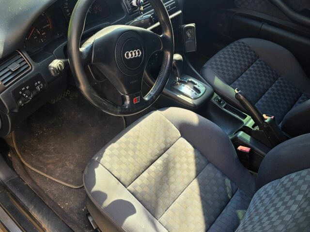Сірий Ауді А6, об'ємом двигуна 2.4 л та пробігом 235 тис. км за 2300 $, фото 4 на Automoto.ua