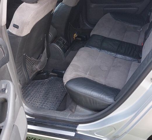 Серый Ауди А6, объемом двигателя 1.8 л и пробегом 425 тыс. км за 3743 $, фото 4 на Automoto.ua