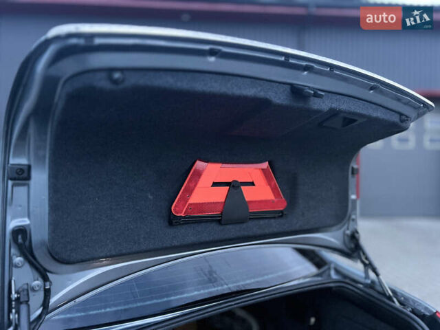 Сірий Ауді А6, об'ємом двигуна 2.4 л та пробігом 290 тис. км за 5850 $, фото 59 на Automoto.ua