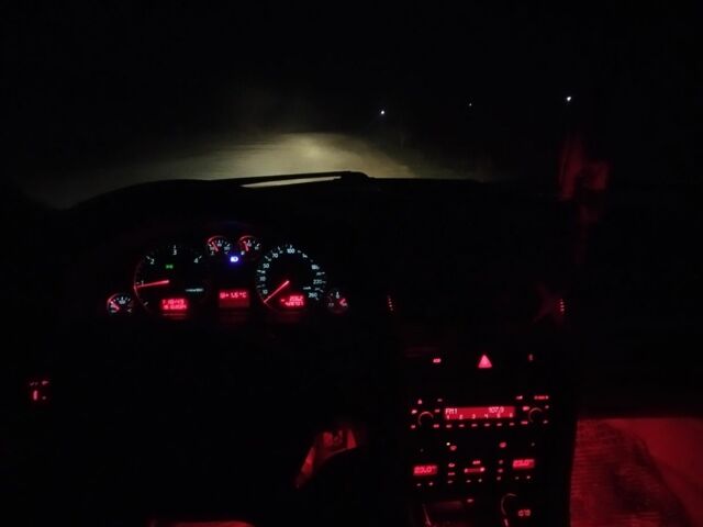Сірий Ауді А6, об'ємом двигуна 1.9 л та пробігом 400 тис. км за 2000 $, фото 3 на Automoto.ua