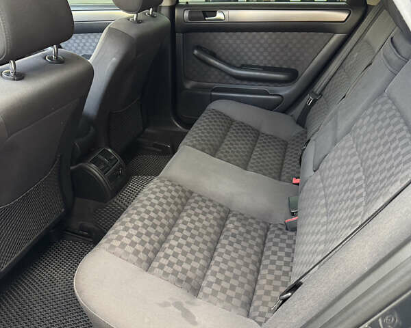 Сірий Ауді А6, об'ємом двигуна 2.4 л та пробігом 300 тис. км за 5499 $, фото 14 на Automoto.ua