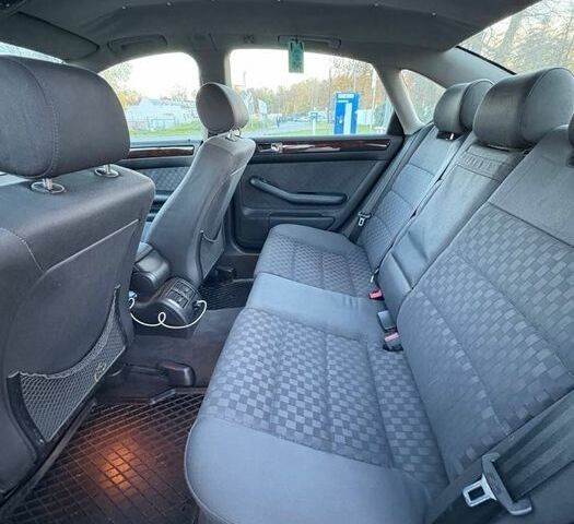 Серый Ауди А6, объемом двигателя 2.5 л и пробегом 261 тыс. км за 1899 $, фото 5 на Automoto.ua