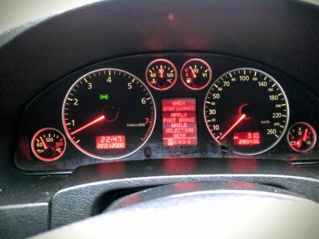 Сірий Ауді А6, об'ємом двигуна 3 л та пробігом 280 тис. км за 4650 $, фото 13 на Automoto.ua