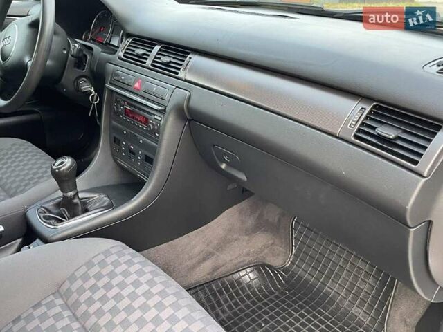 Серый Ауди А6, объемом двигателя 1.8 л и пробегом 219 тыс. км за 6250 $, фото 36 на Automoto.ua
