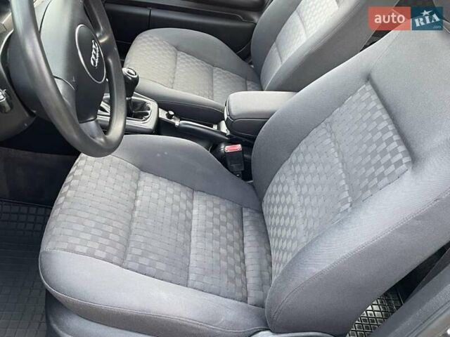 Серый Ауди А6, объемом двигателя 1.8 л и пробегом 219 тыс. км за 6250 $, фото 31 на Automoto.ua