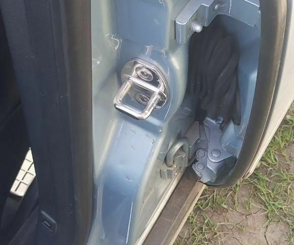 Сірий Ауді А6, об'ємом двигуна 2.5 л та пробігом 252 тис. км за 4200 $, фото 4 на Automoto.ua