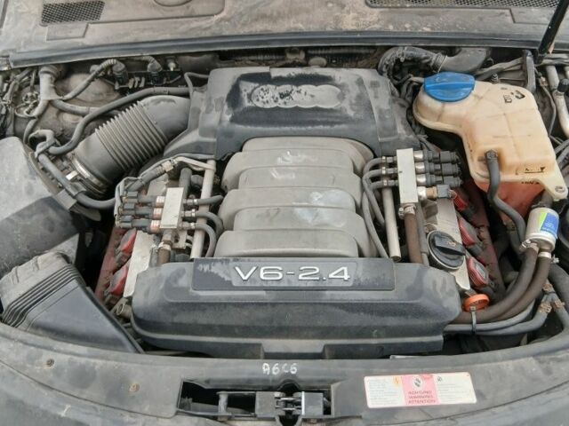 Серый Ауди А6, объемом двигателя 2.4 л и пробегом 299 тыс. км за 6500 $, фото 2 на Automoto.ua
