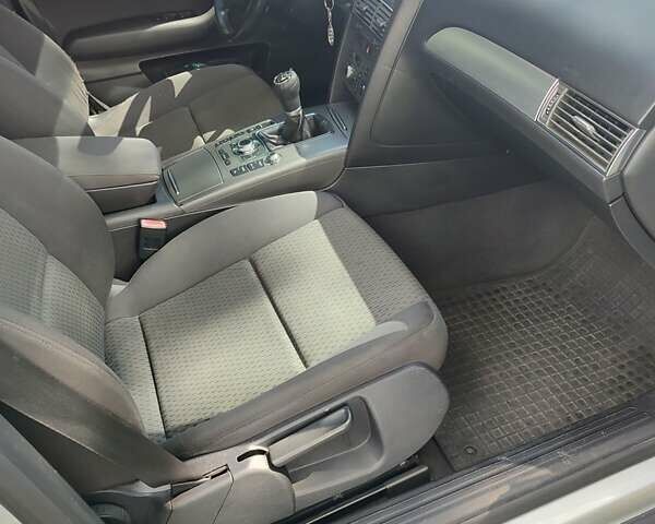 Сірий Ауді А6, об'ємом двигуна 2 л та пробігом 278 тис. км за 6800 $, фото 26 на Automoto.ua
