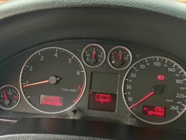 Серый Ауди А6, объемом двигателя 2.4 л и пробегом 303 тыс. км за 5300 $, фото 8 на Automoto.ua