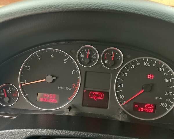 Серый Ауди А6, объемом двигателя 2.4 л и пробегом 303 тыс. км за 4800 $, фото 9 на Automoto.ua