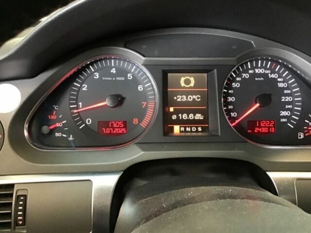 Ауди А6 2005 в Тернополе на Automoto.ua Серый Ауди А6, объемом двигателя 3.2 л и пробегом 240 тыс. км за 4200 $, фото 4 на Automoto.ua