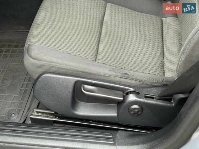 Сірий Ауді А6, об'ємом двигуна 2.4 л та пробігом 225 тис. км за 6499 $, фото 34 на Automoto.ua