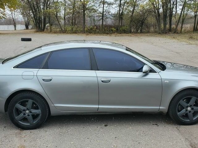 Серый Ауди А6, объемом двигателя 3 л и пробегом 320 тыс. км за 7500 $, фото 4 на Automoto.ua