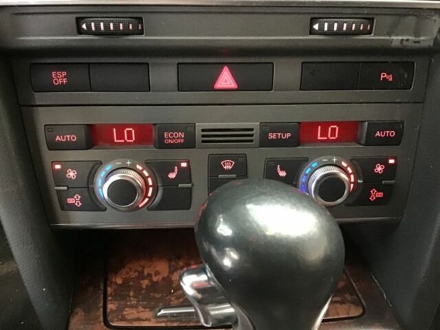 Ауди А6 2005 в Тернополе на Automoto.ua Серый Ауди А6, объемом двигателя 3.2 л и пробегом 240 тыс. км за 4200 $, фото 8 на Automoto.ua