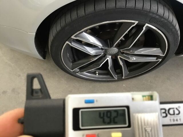 Ауди А6 2005 в Тернополе на Automoto.ua Серый Ауди А6, объемом двигателя 3.2 л и пробегом 240 тыс. км за 4200 $, фото 5 на Automoto.ua