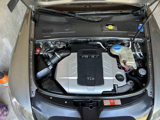 Серый Ауди А6, объемом двигателя 2.7 л и пробегом 335 тыс. км за 9400 $, фото 1 на Automoto.ua