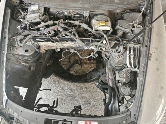 Серый Ауди А6, объемом двигателя 3.2 л и пробегом 260 тыс. км за 3500 $, фото 7 на Automoto.ua