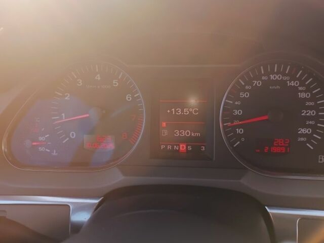 Сірий Ауді А6, об'ємом двигуна 3.2 л та пробігом 2 тис. км за 3000 $, фото 6 на Automoto.ua