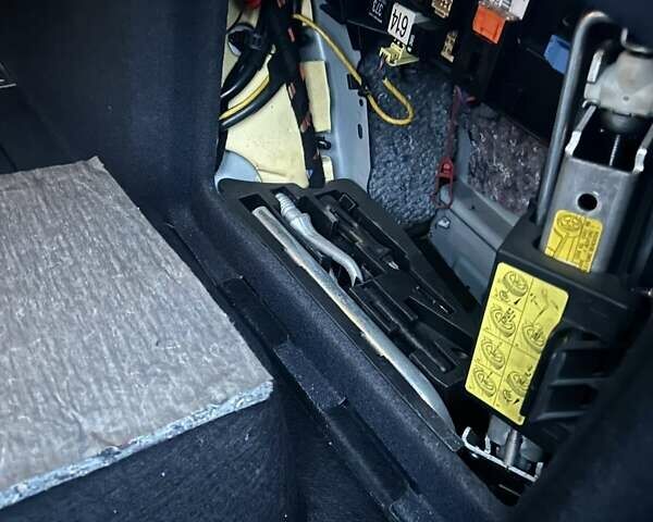 Серый Ауди А6, объемом двигателя 1.97 л и пробегом 352 тыс. км за 8200 $, фото 30 на Automoto.ua