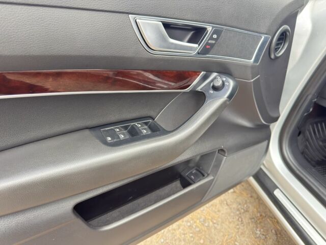 Сірий Ауді А6, об'ємом двигуна 2.4 л та пробігом 285 тис. км за 6900 $, фото 12 на Automoto.ua