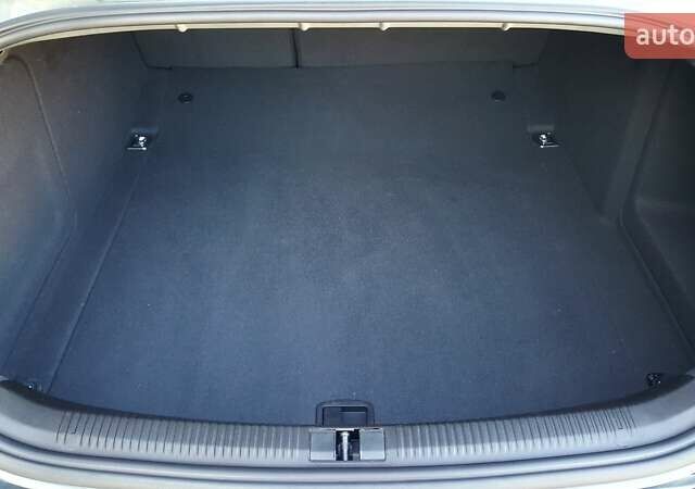 Сірий Ауді А6, об'ємом двигуна 3 л та пробігом 318 тис. км за 14746 $, фото 59 на Automoto.ua