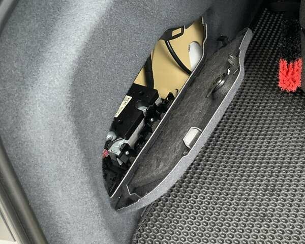 Сірий Ауді А6, об'ємом двигуна 3 л та пробігом 283 тис. км за 17200 $, фото 16 на Automoto.ua