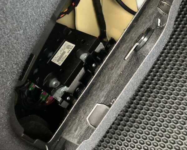 Сірий Ауді А6, об'ємом двигуна 3 л та пробігом 283 тис. км за 17200 $, фото 15 на Automoto.ua