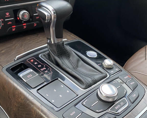 Сірий Ауді А6, об'ємом двигуна 3 л та пробігом 200 тис. км за 12500 $, фото 12 на Automoto.ua