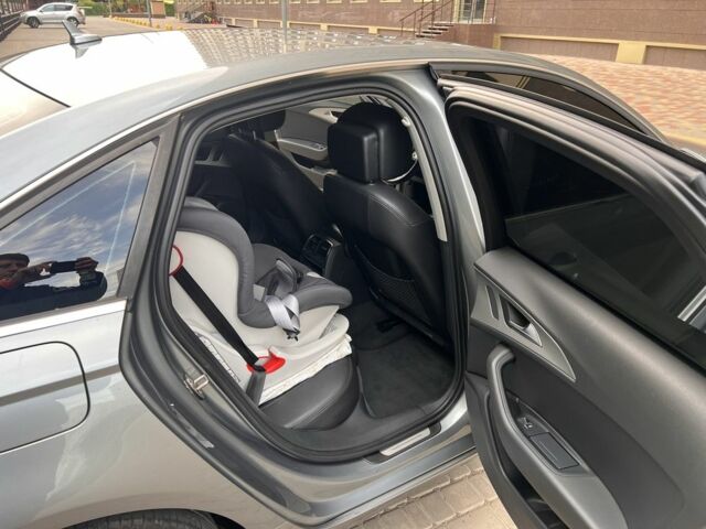Сірий Ауді А6, об'ємом двигуна 2 л та пробігом 188 тис. км за 15000 $, фото 17 на Automoto.ua