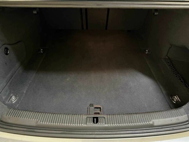 Серый Ауди А6, объемом двигателя 2 л и пробегом 170 тыс. км за 12500 $, фото 9 на Automoto.ua