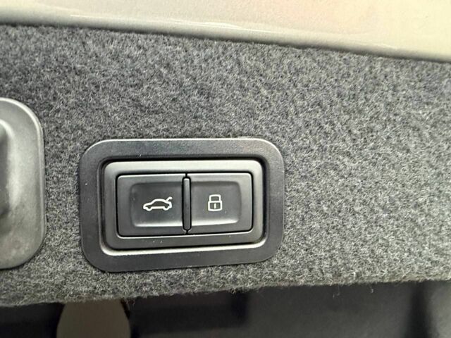 Сірий Ауді А6, об'ємом двигуна 2 л та пробігом 170 тис. км за 17900 $, фото 15 на Automoto.ua