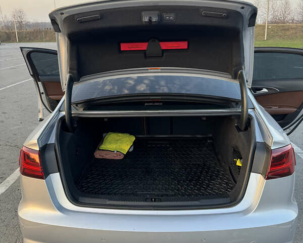 Сірий Ауді А6, об'ємом двигуна 1.97 л та пробігом 154 тис. км за 25000 $, фото 32 на Automoto.ua