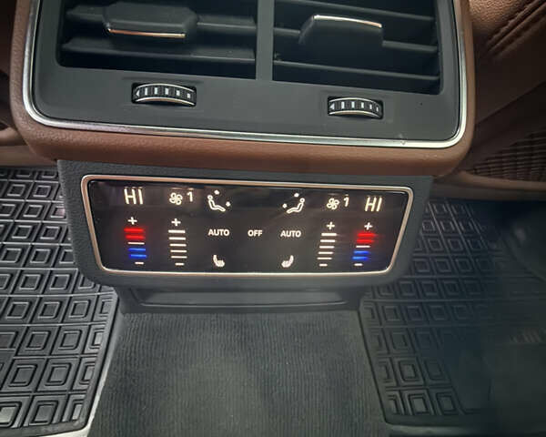 Серый Ауди А6, объемом двигателя 1.98 л и пробегом 17 тыс. км за 41000 $, фото 33 на Automoto.ua