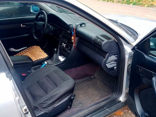 Серый Ауди А6, объемом двигателя 2.6 л и пробегом 417 тыс. км за 4990 $, фото 6 на Automoto.ua