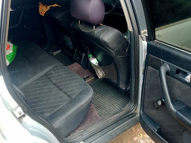 Серый Ауди А6, объемом двигателя 2.6 л и пробегом 417 тыс. км за 4990 $, фото 9 на Automoto.ua