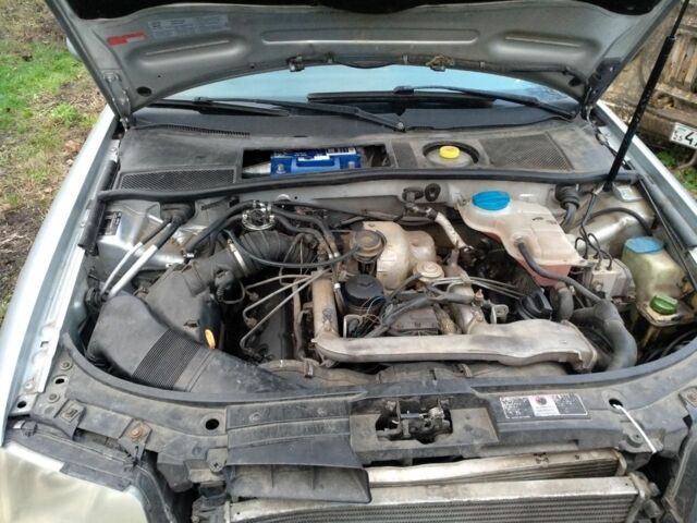 Серый Ауди А6, объемом двигателя 2.5 л и пробегом 290 тыс. км за 1300 $, фото 4 на Automoto.ua