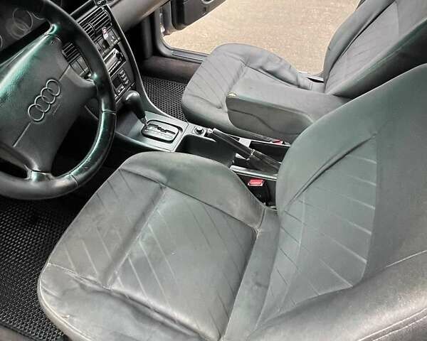 Серый Ауди А6, объемом двигателя 2.6 л и пробегом 479 тыс. км за 3500 $, фото 10 на Automoto.ua