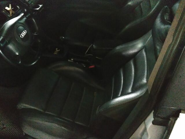 Серый Ауди А6, объемом двигателя 2.4 л и пробегом 360 тыс. км за 2500 $, фото 2 на Automoto.ua