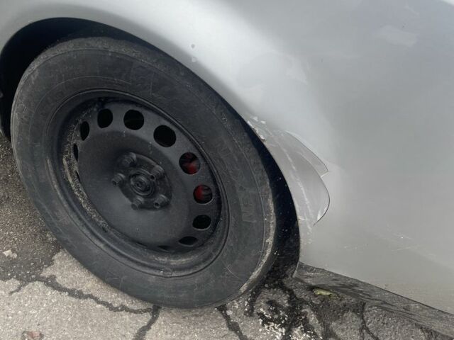 Сірий Ауді А6, об'ємом двигуна 2.4 л та пробігом 444 тис. км за 1800 $, фото 3 на Automoto.ua