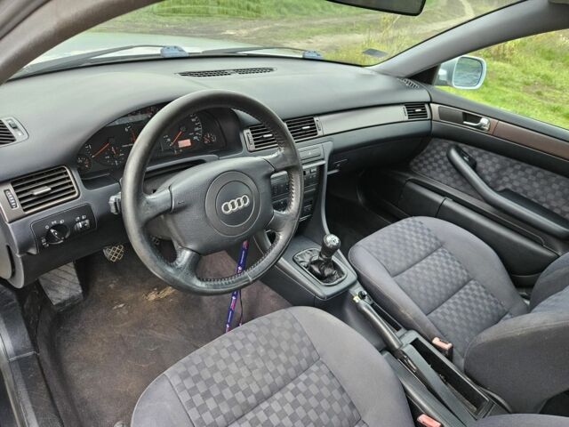 Серый Ауди А6, объемом двигателя 2.4 л и пробегом 256 тыс. км за 1650 $, фото 13 на Automoto.ua