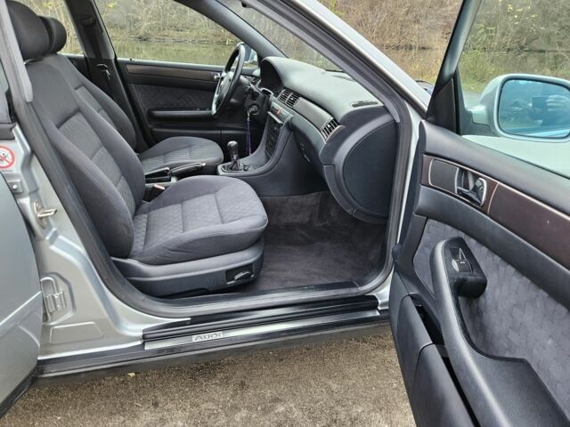 Серый Ауди А6, объемом двигателя 2.4 л и пробегом 256 тыс. км за 1650 $, фото 7 на Automoto.ua