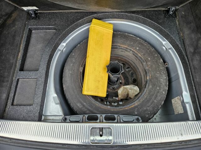 Серый Ауди А6, объемом двигателя 2.4 л и пробегом 256 тыс. км за 1650 $, фото 17 на Automoto.ua